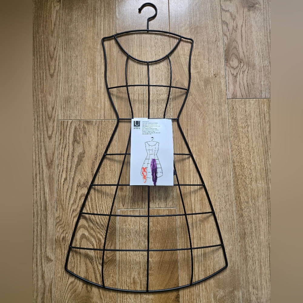 NEW❤️ Hanging Scarf & Belt Organizer. "Audrey" By UMBRA